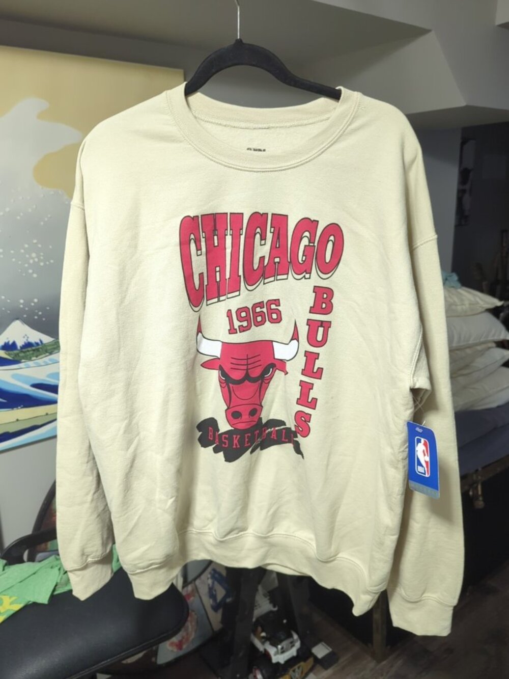 NBA- Chicago Bulls- Crewneck Sweater- Size Large Lrg L Tan -BNWT